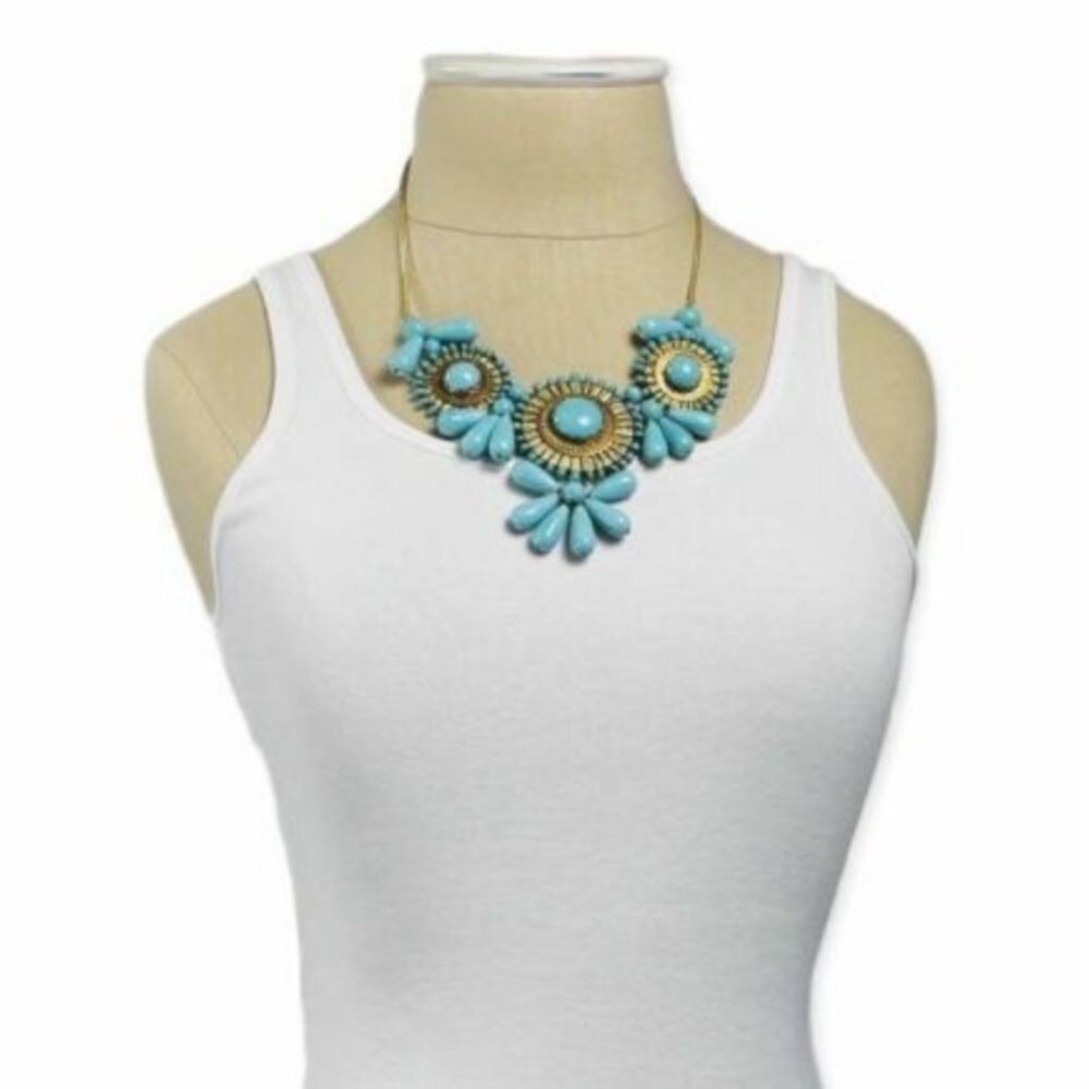Turquoise Color Beaded Large Statement Necklace 🌸 - Picture 3 of 3